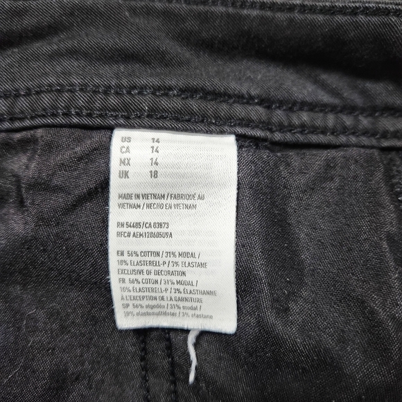 𝅺plus Size American Eagle Denim Midi Shorts - Picture 4 of 5